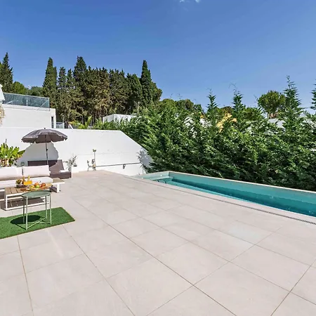 Апартаменты Fabulosa Foresta En Familias Con Piscina Privada Торремолинос