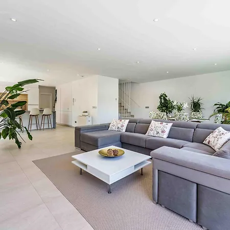 Fabulosa Foresta En Familias Con Piscina Privada Торремолинос