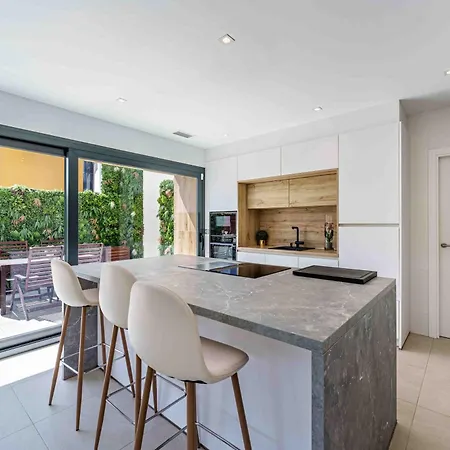 Fabulosa Foresta En Familias Con Piscina Privada Appartamento