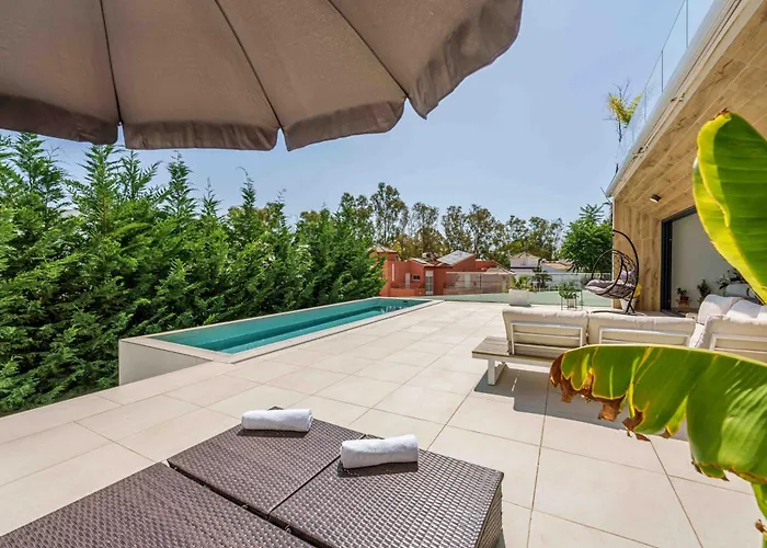 Fabulosa Foresta En Familias Con Piscina Privada Lägenhet