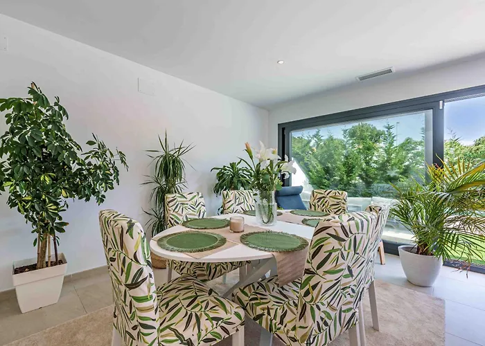 Fabulosa Foresta En Familias Con Piscina Privada Lägenhet Torremolinos