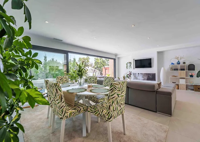 Fabulosa Foresta En Familias Con Piscina Privada Apartment