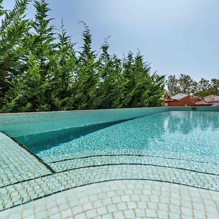 Fabulosa Foresta En Familias Con Piscina Privada Daire Torremolinos